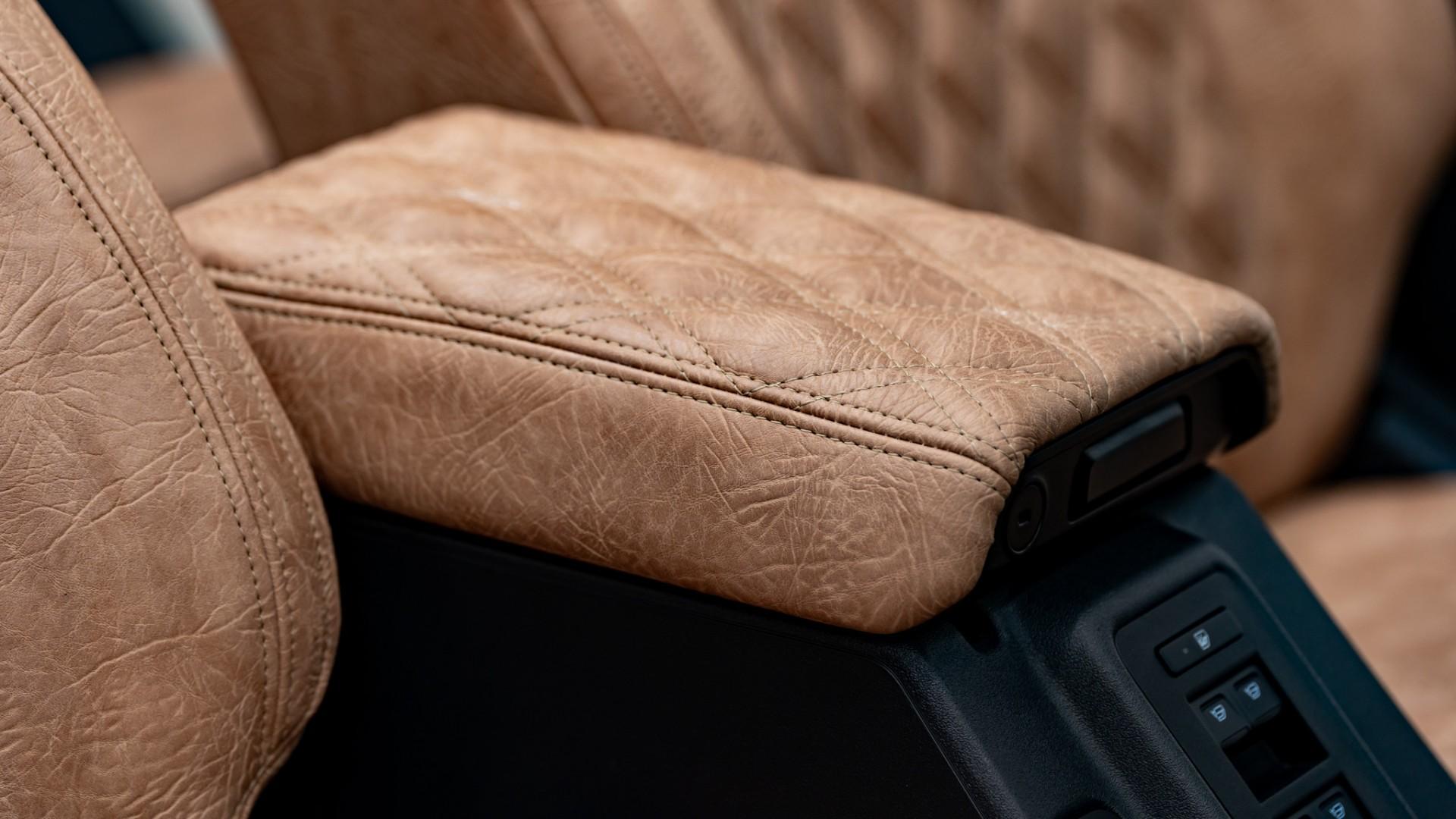 2025 FORD BRONCO in Desert Sand, photo 40 of 57