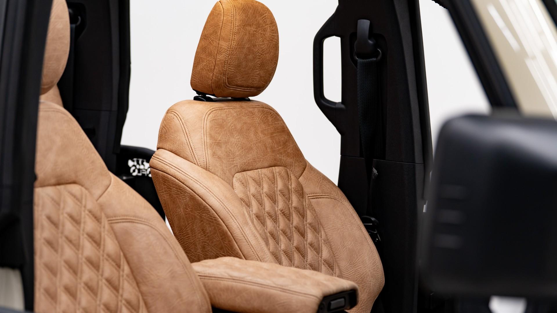 2025 FORD BRONCO in Desert Sand, photo 42 of 57