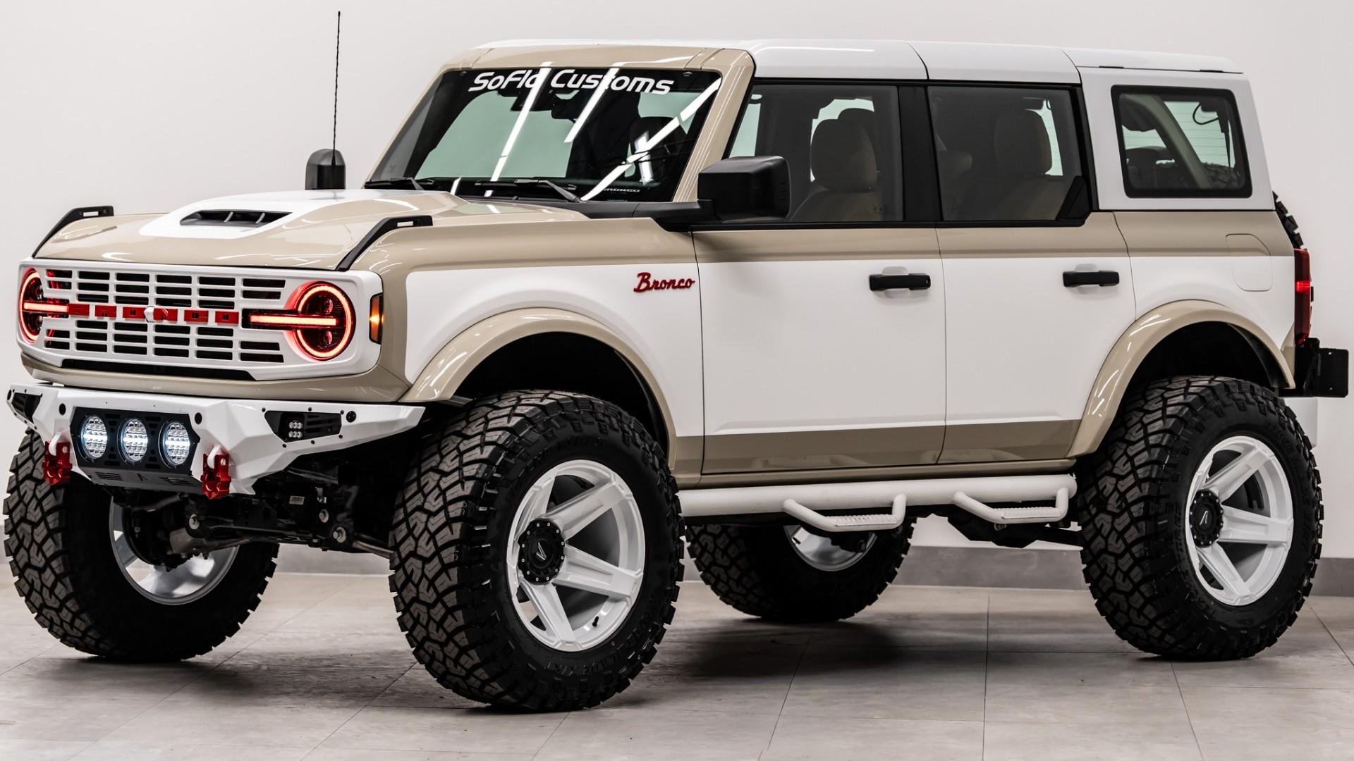 2025 FORD BRONCO in Desert Sand, photo 13 of 57