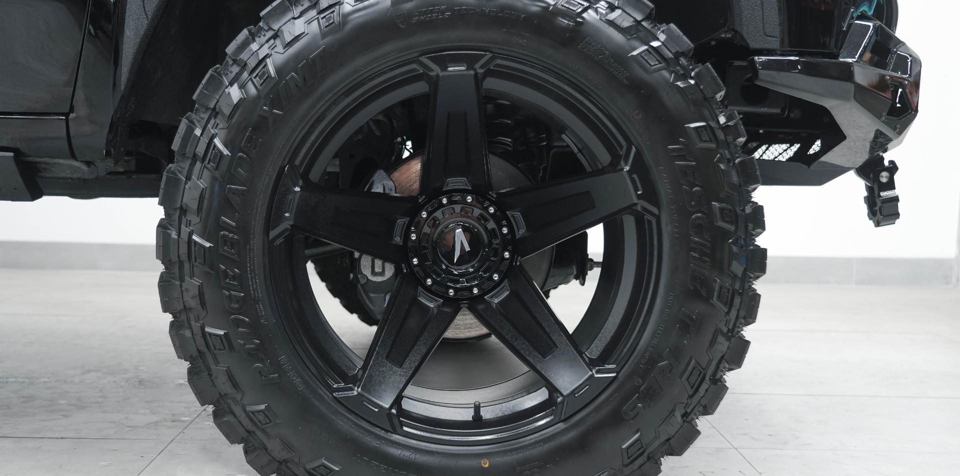 2025 GMC SIERRA 1500 in Black, photo 15 of 50