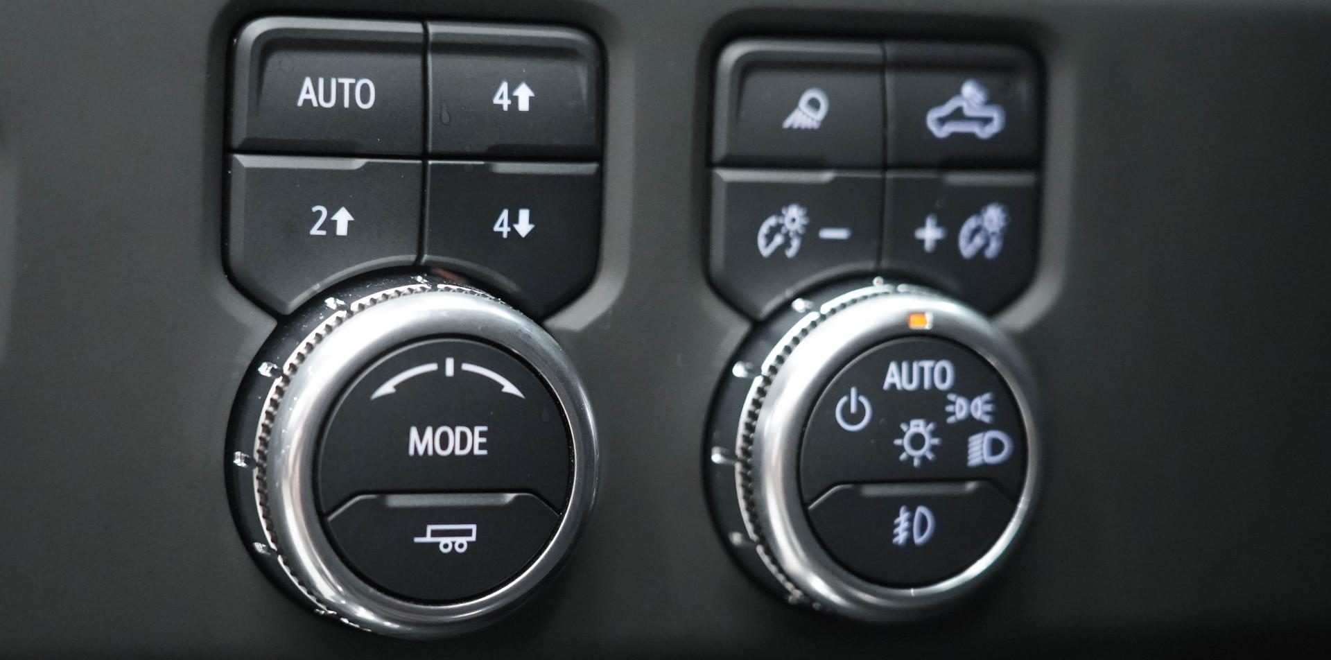 2025 GMC SIERRA 1500 in Black, photo 46 of 50