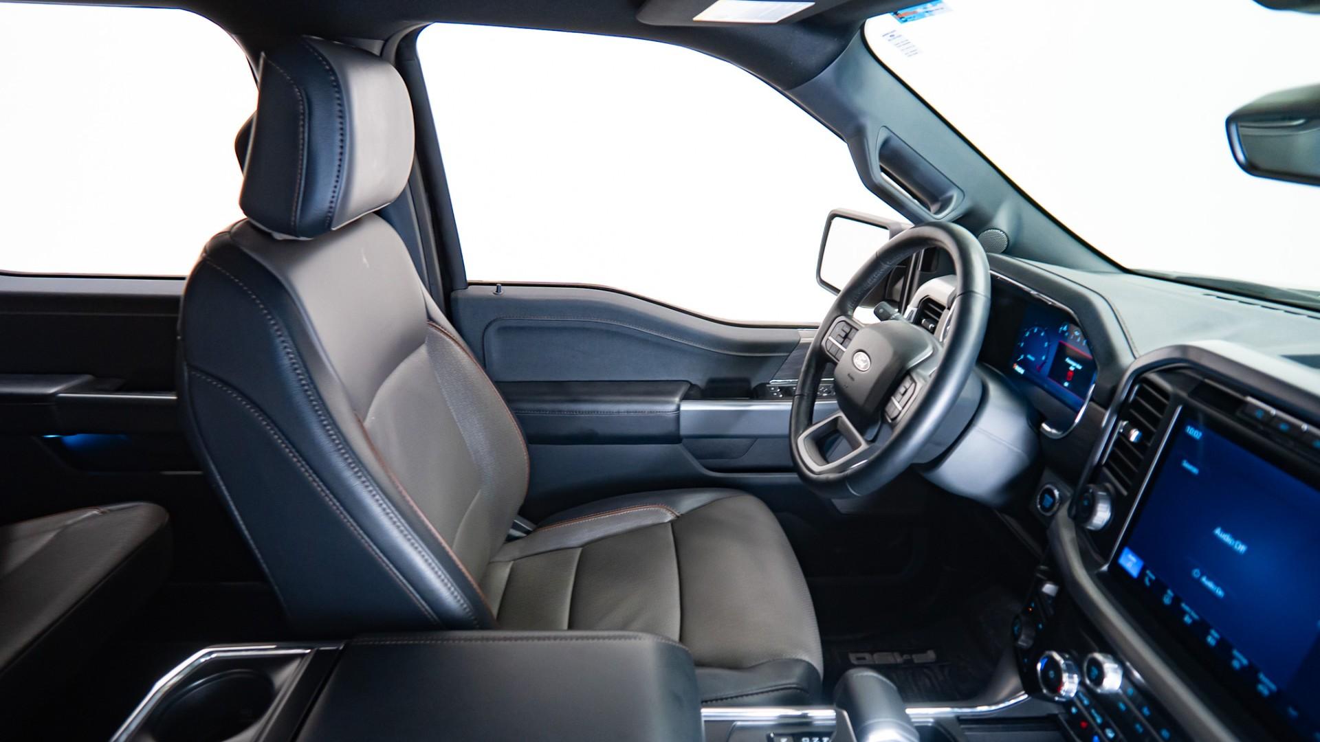 2024 FORD F-150 LARIAT in Black, photo 30 of 45