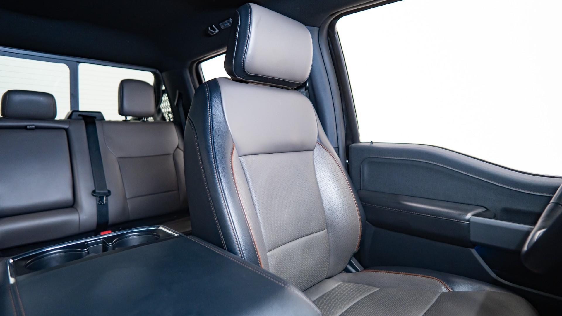 2024 FORD F-150 LARIAT in Black, photo 32 of 45