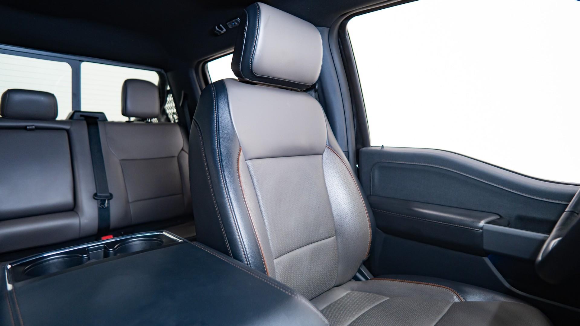 2024 FORD F-150 LARIAT in Black, photo 33 of 45