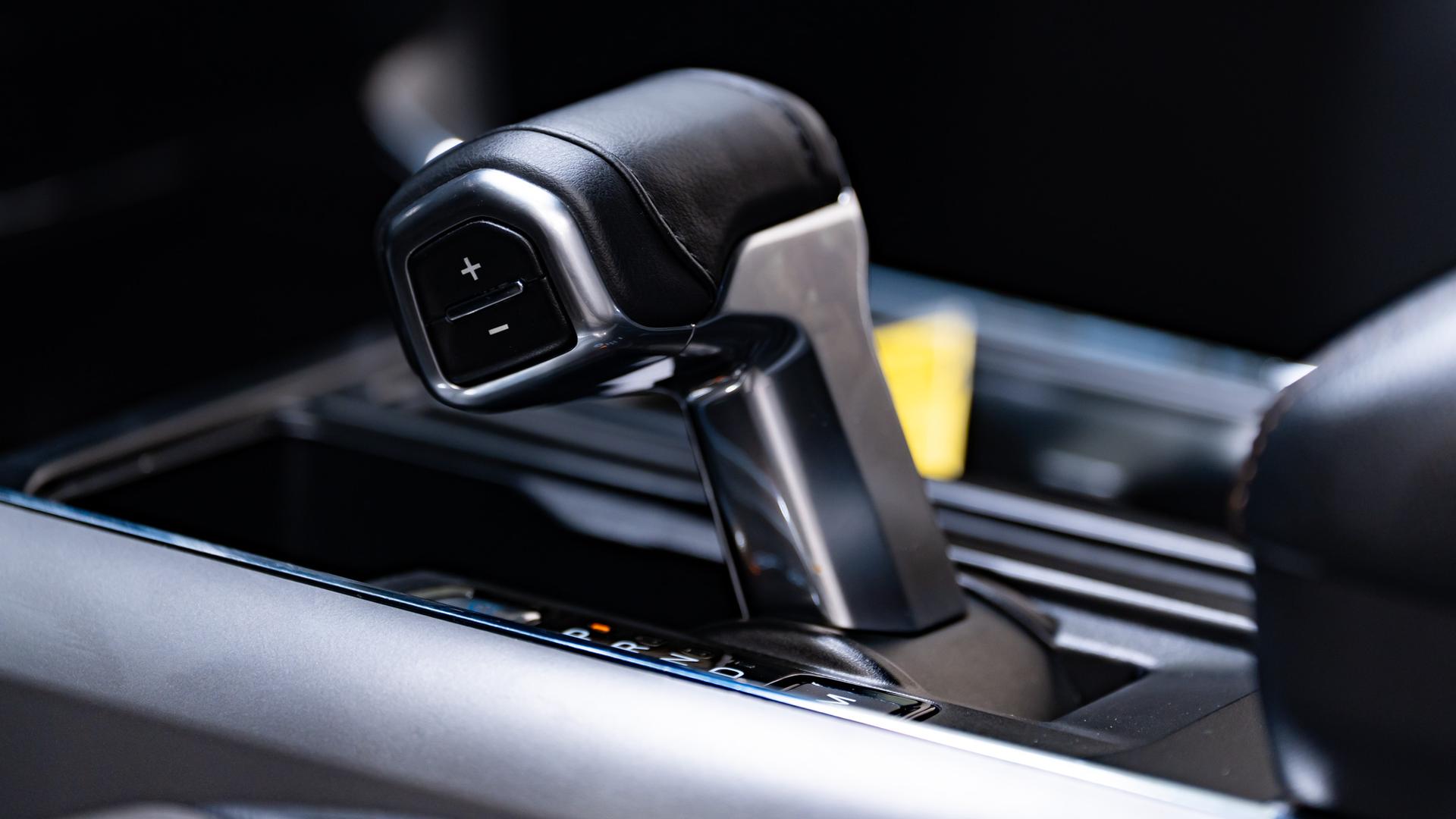 2024 FORD F-150 LARIAT in Black, photo 39 of 45