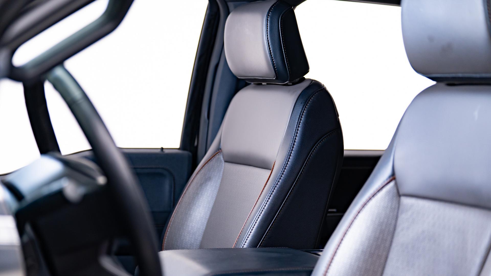 2024 FORD F-150 LARIAT in Black, photo 41 of 45
