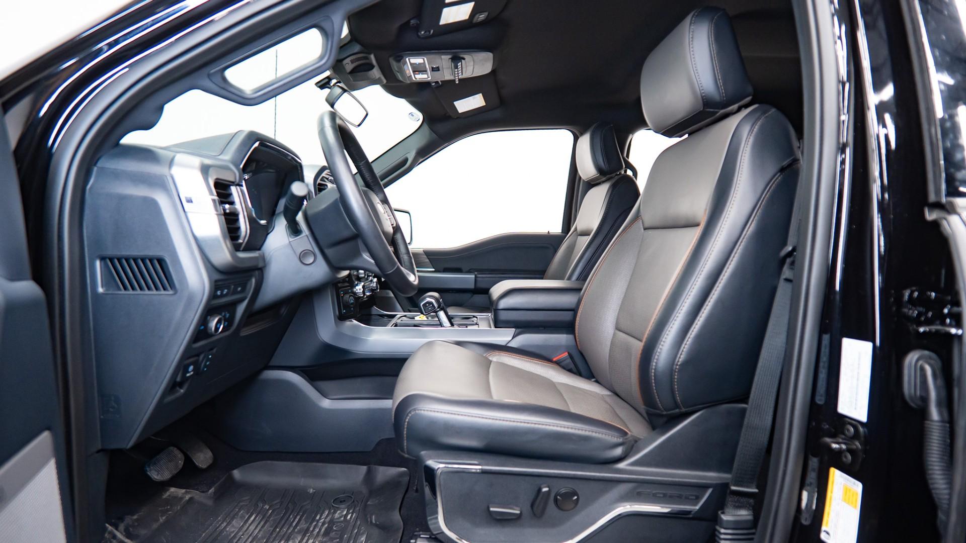 2024 FORD F-150 LARIAT in Black, photo 43 of 45