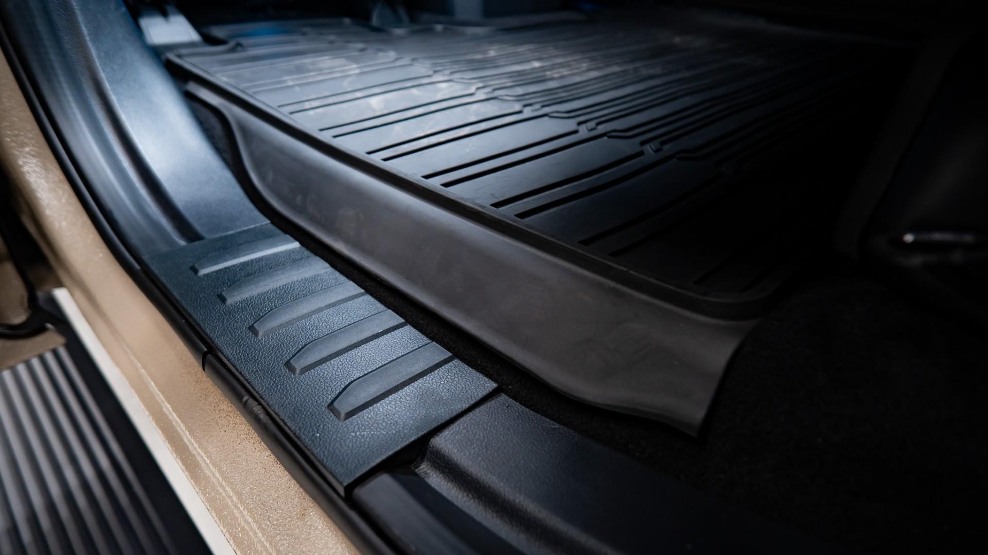 2024 FORD F-150 LARIAT in Tan, photo 12 of 33