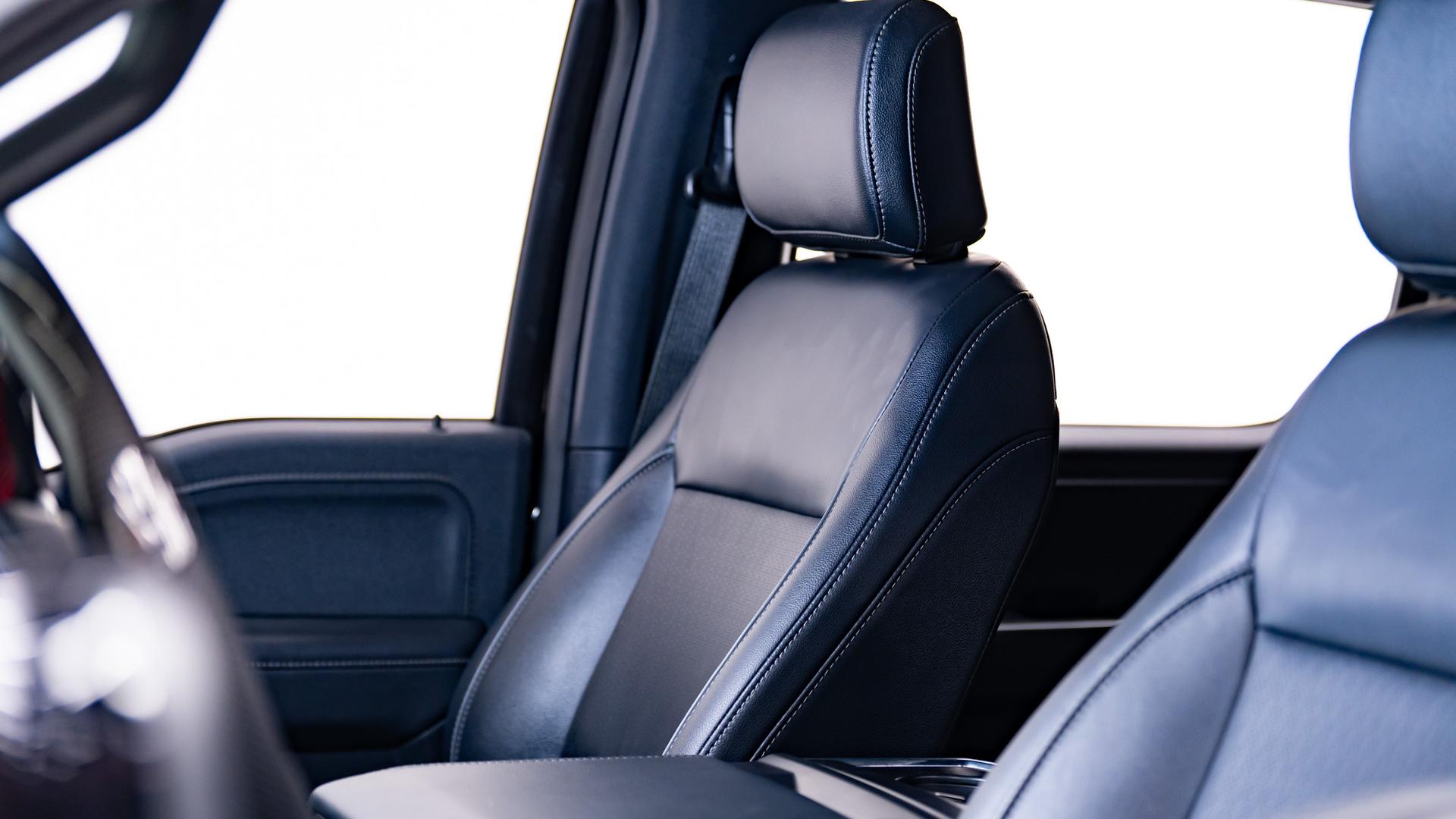 2025 FORD F-150 LARIAT in Black, photo 56 of 57