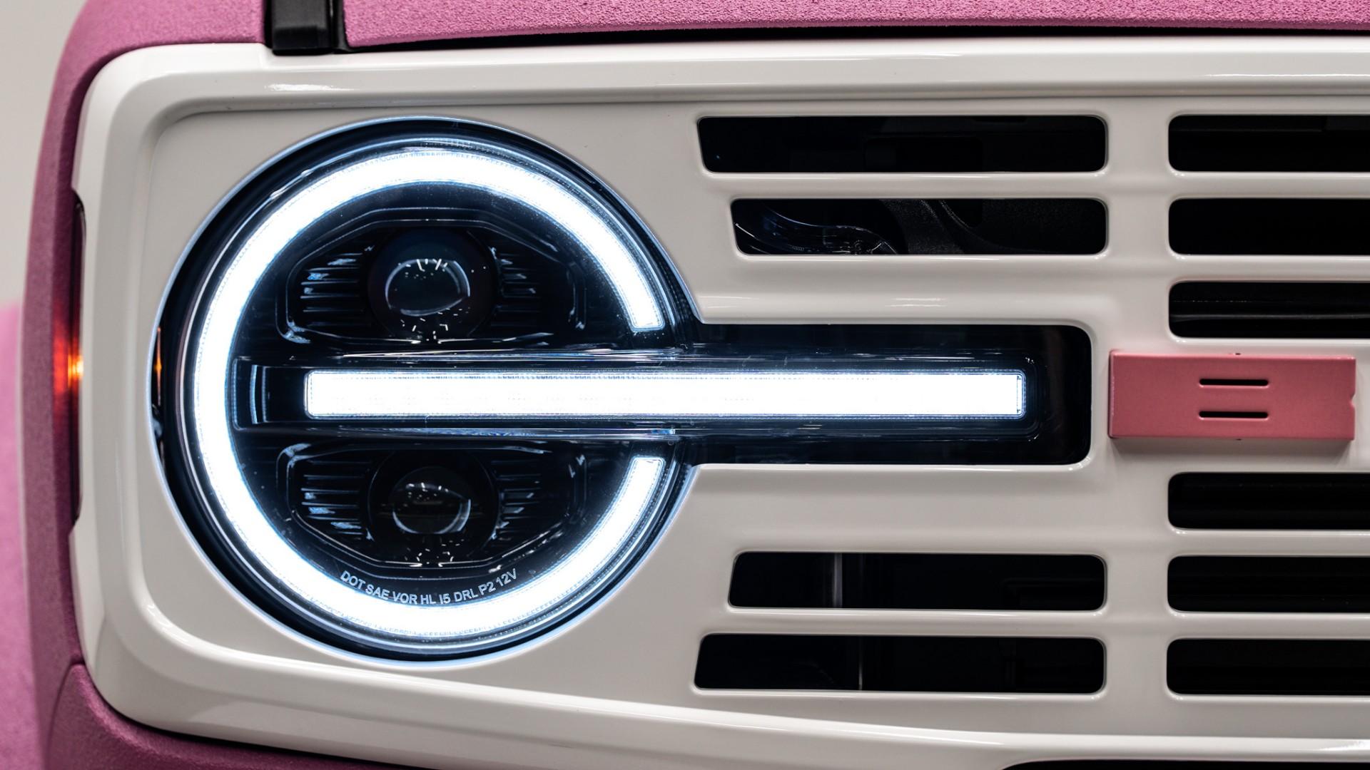 2025 FORD BRONCO in Pink, photo 19 of 22