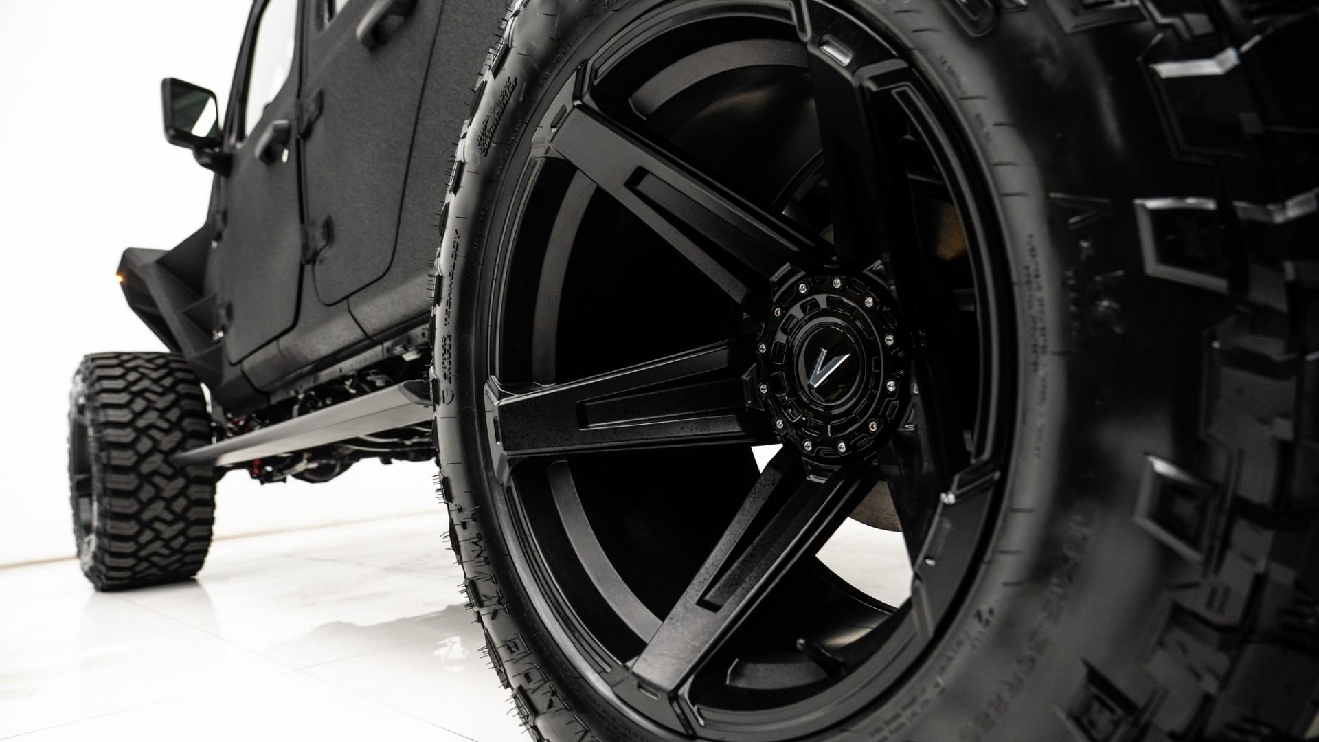 2025 JEEP GLADIATOR in Black, photo 17 of 48