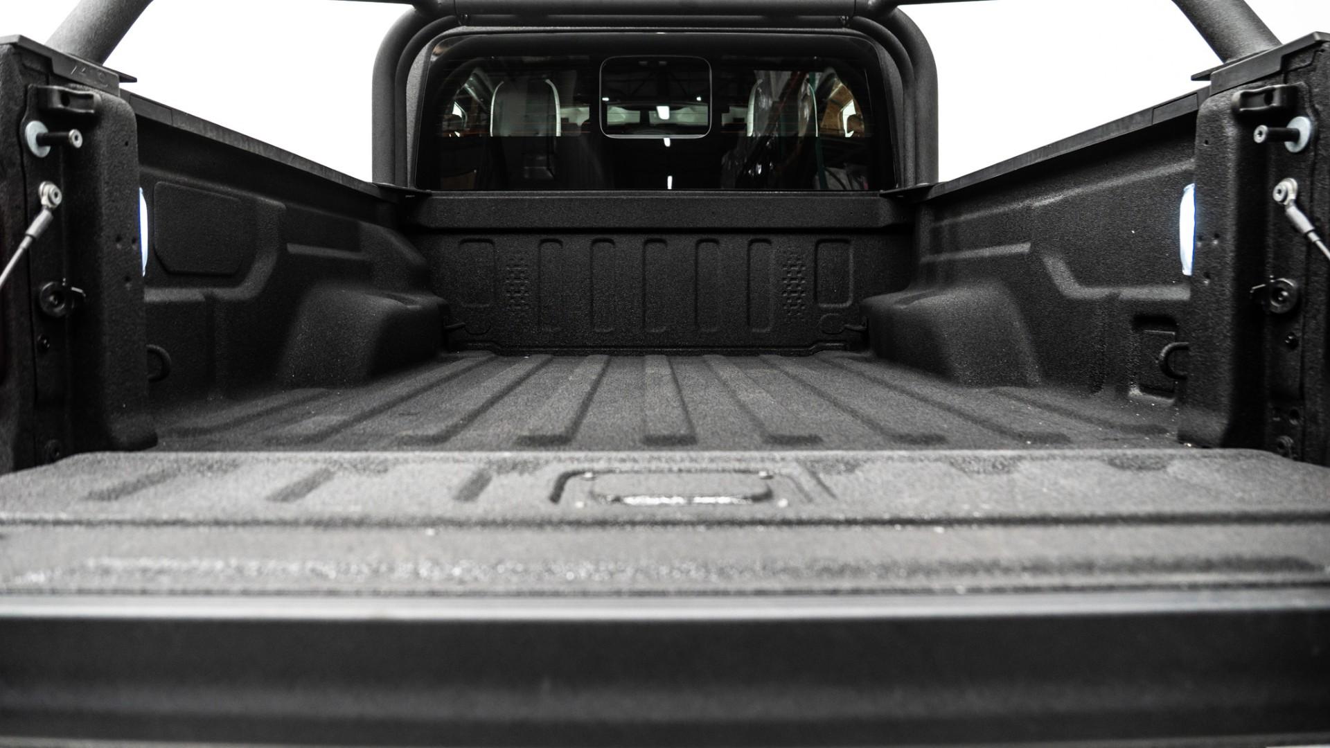 2025 JEEP GLADIATOR in Black, photo 10 of 48