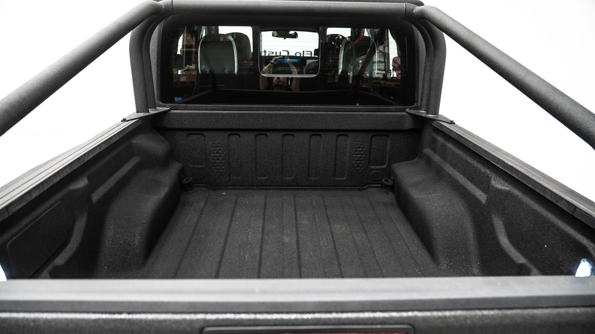 2025 JEEP GLADIATOR in Black, photo 12 of 48