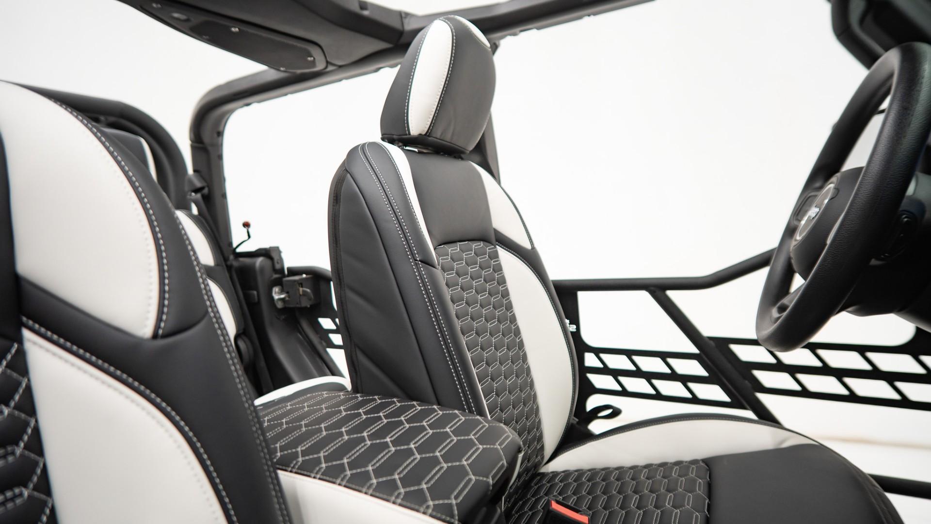 2025 JEEP GLADIATOR in Black, photo 41 of 48