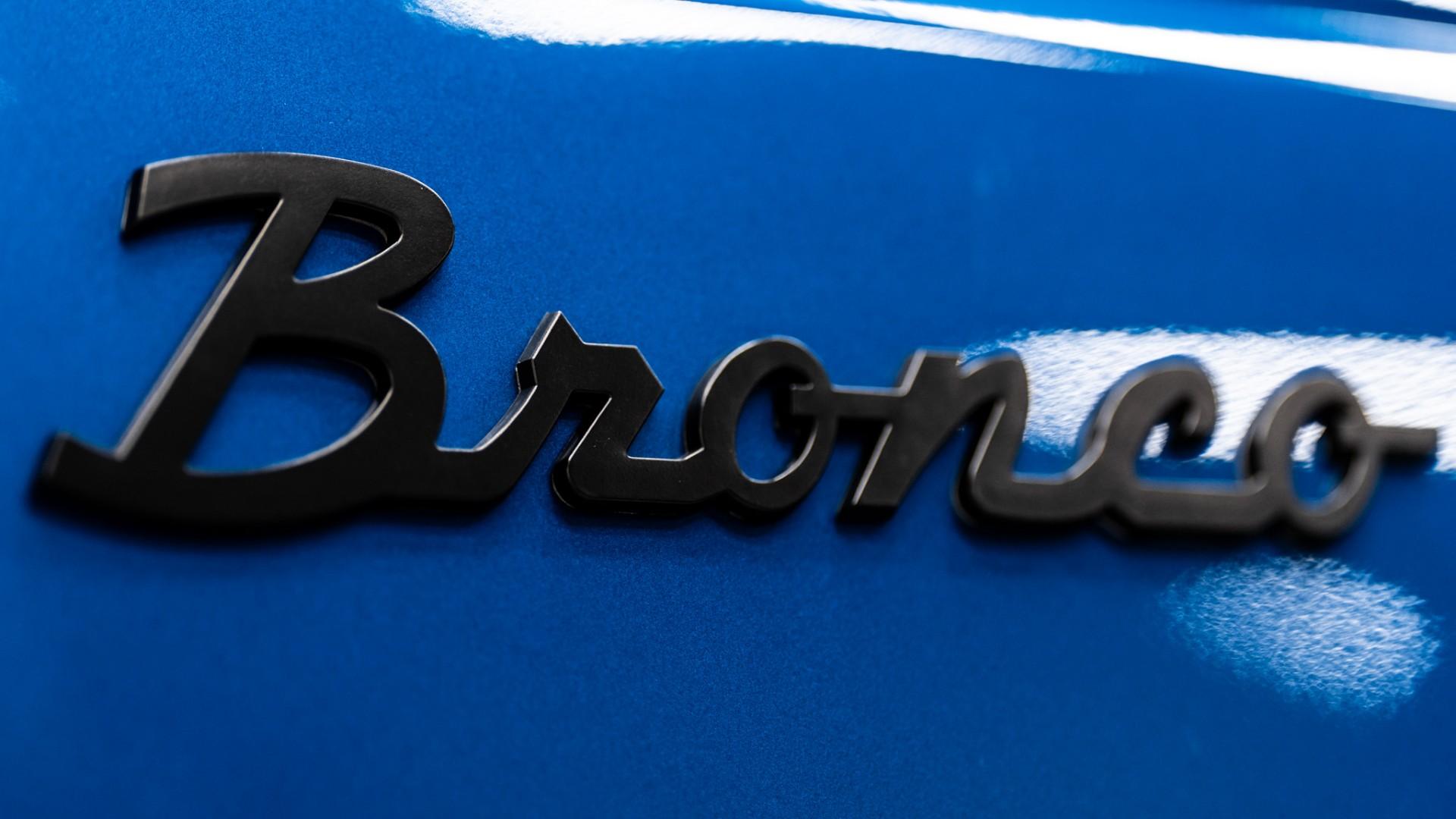 2024 FORD BRONCO in Blue, photo 16 of 44