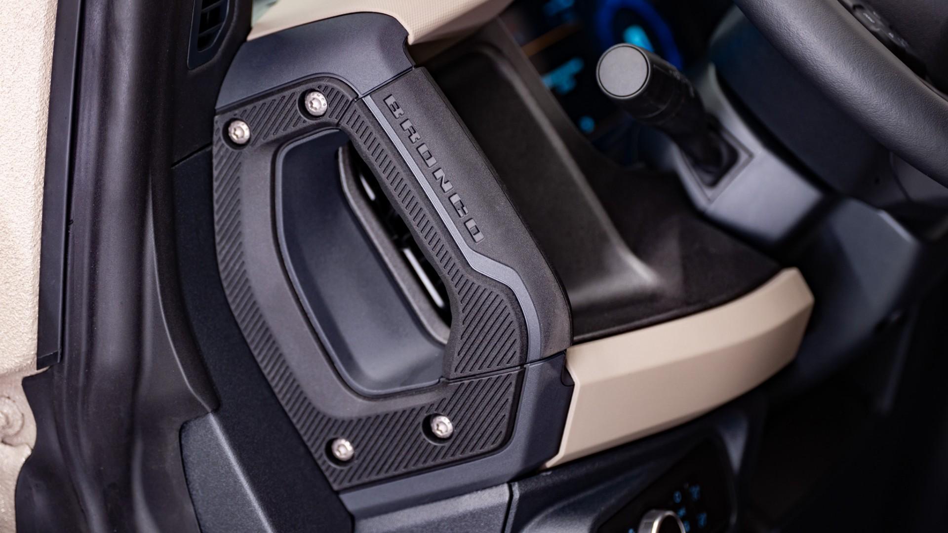 2025 FORD BRONCO in Tan, photo 35 of 60