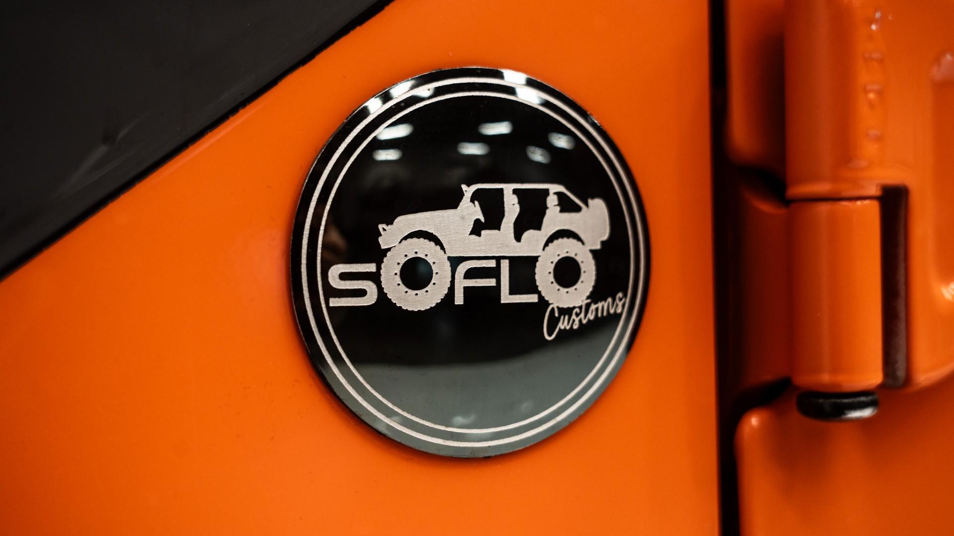 2025 JEEP GLADIATOR in Orange, photo 34 of 58