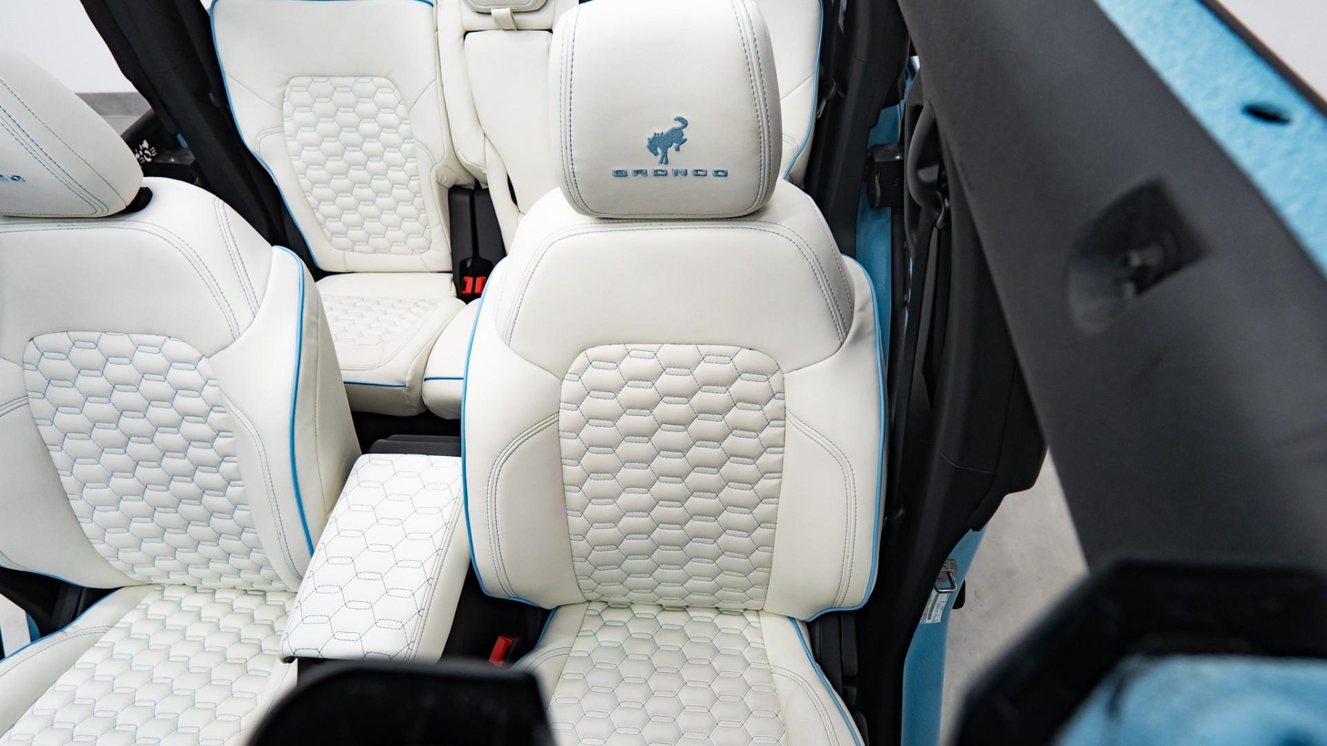 2025 FORD BRONCO in Baby Blue, photo 28 of 45