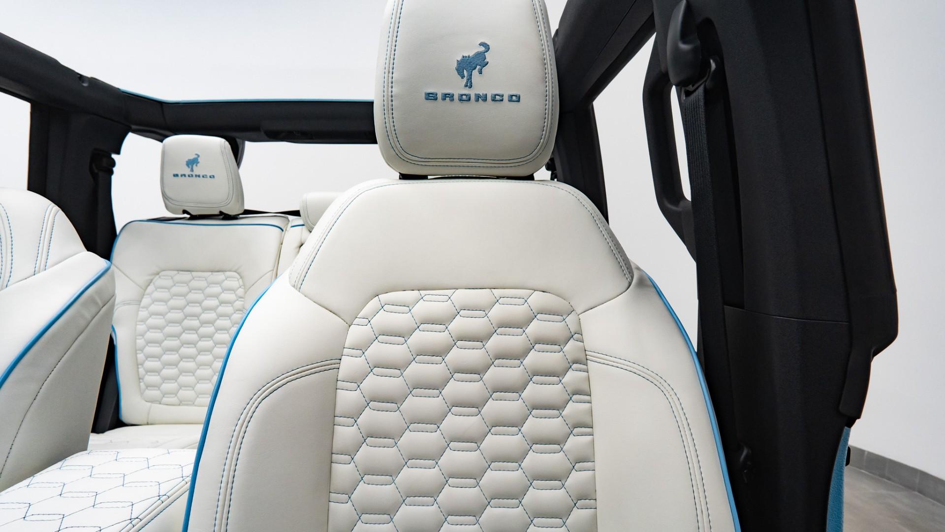 2025 FORD BRONCO in Baby Blue, photo 30 of 45