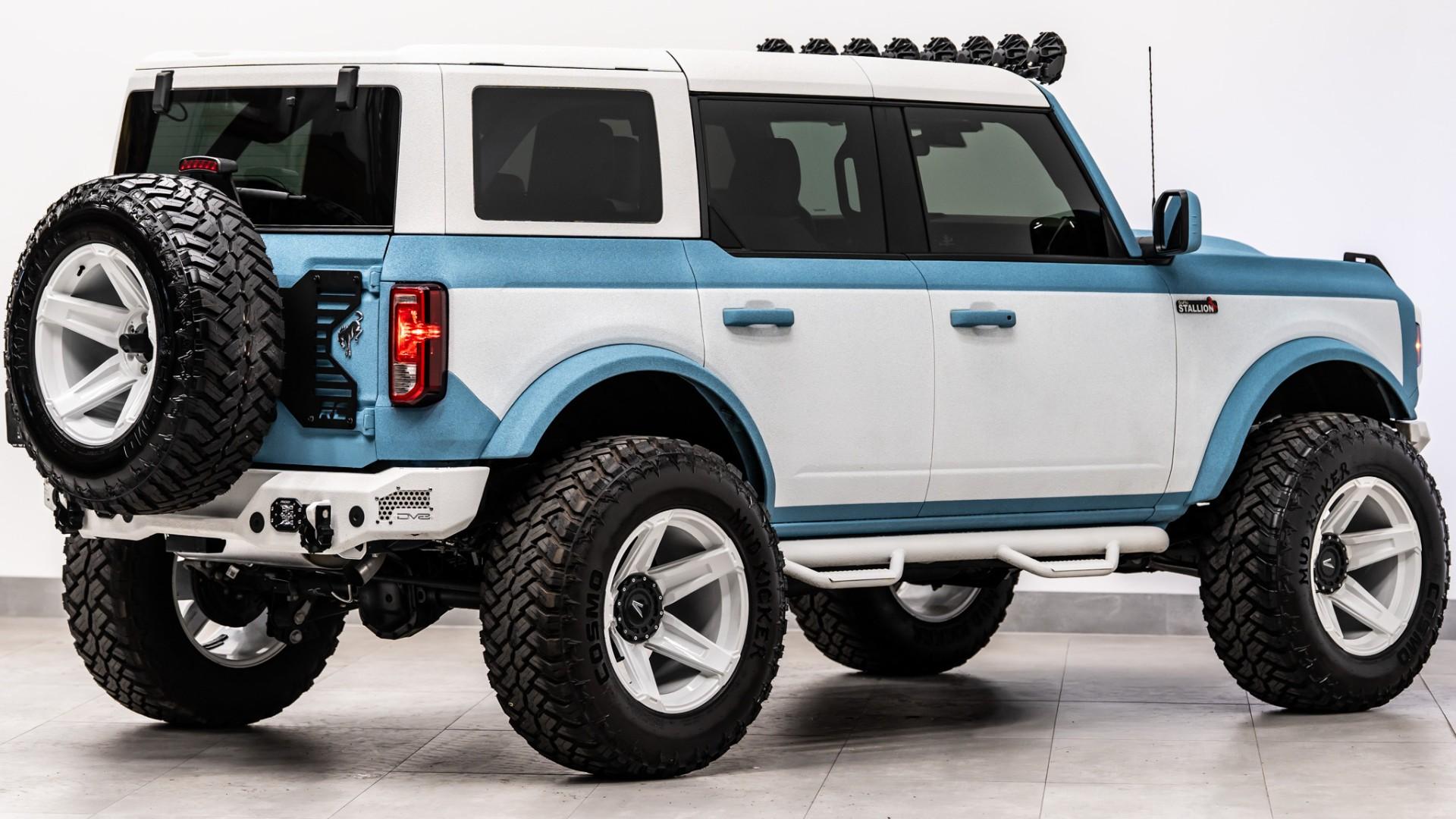 2025 FORD BRONCO in Baby Blue, photo 8 of 45
