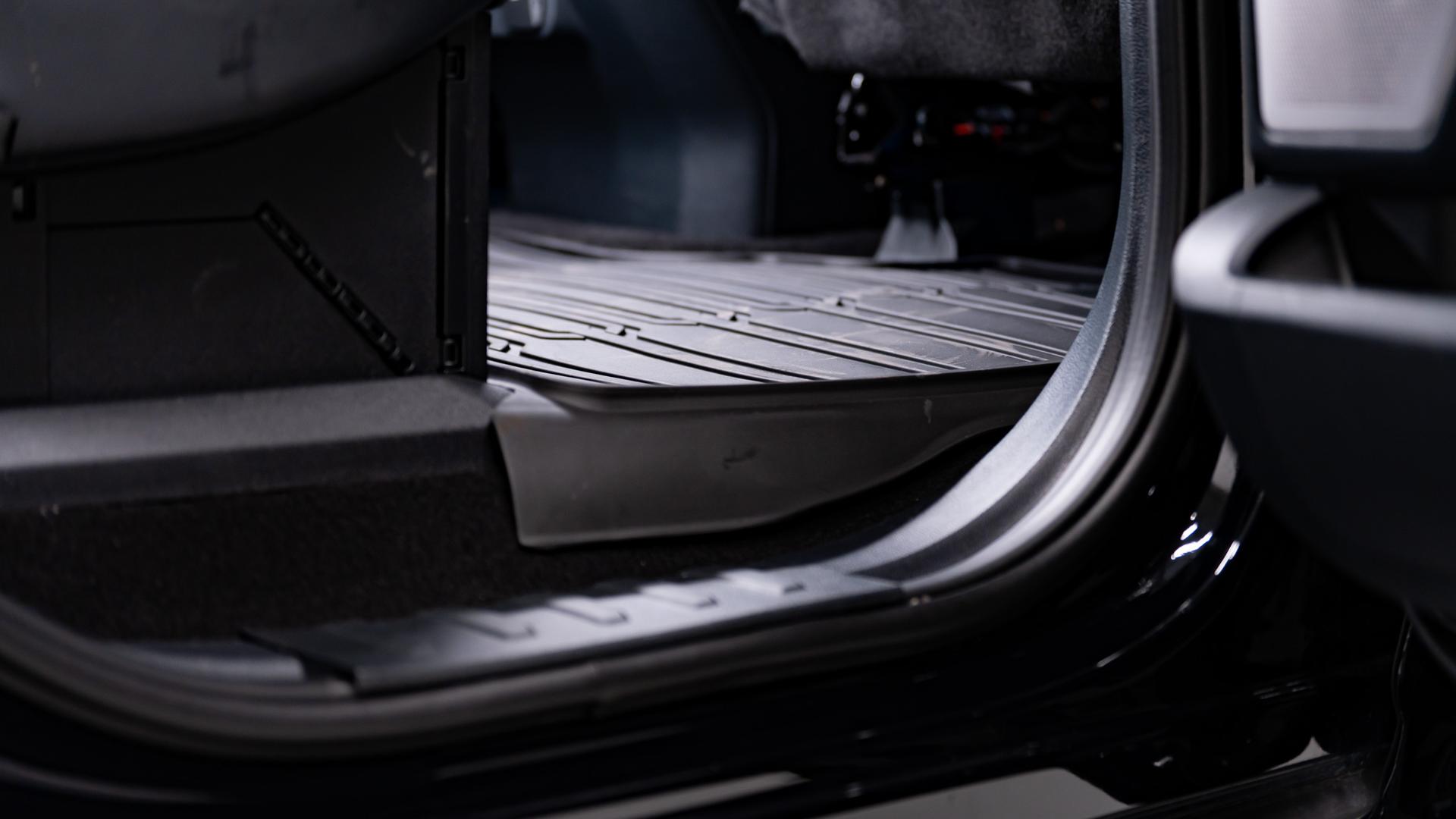 2025 FORD F-150 RAPTOR in Black, photo 37 of 60