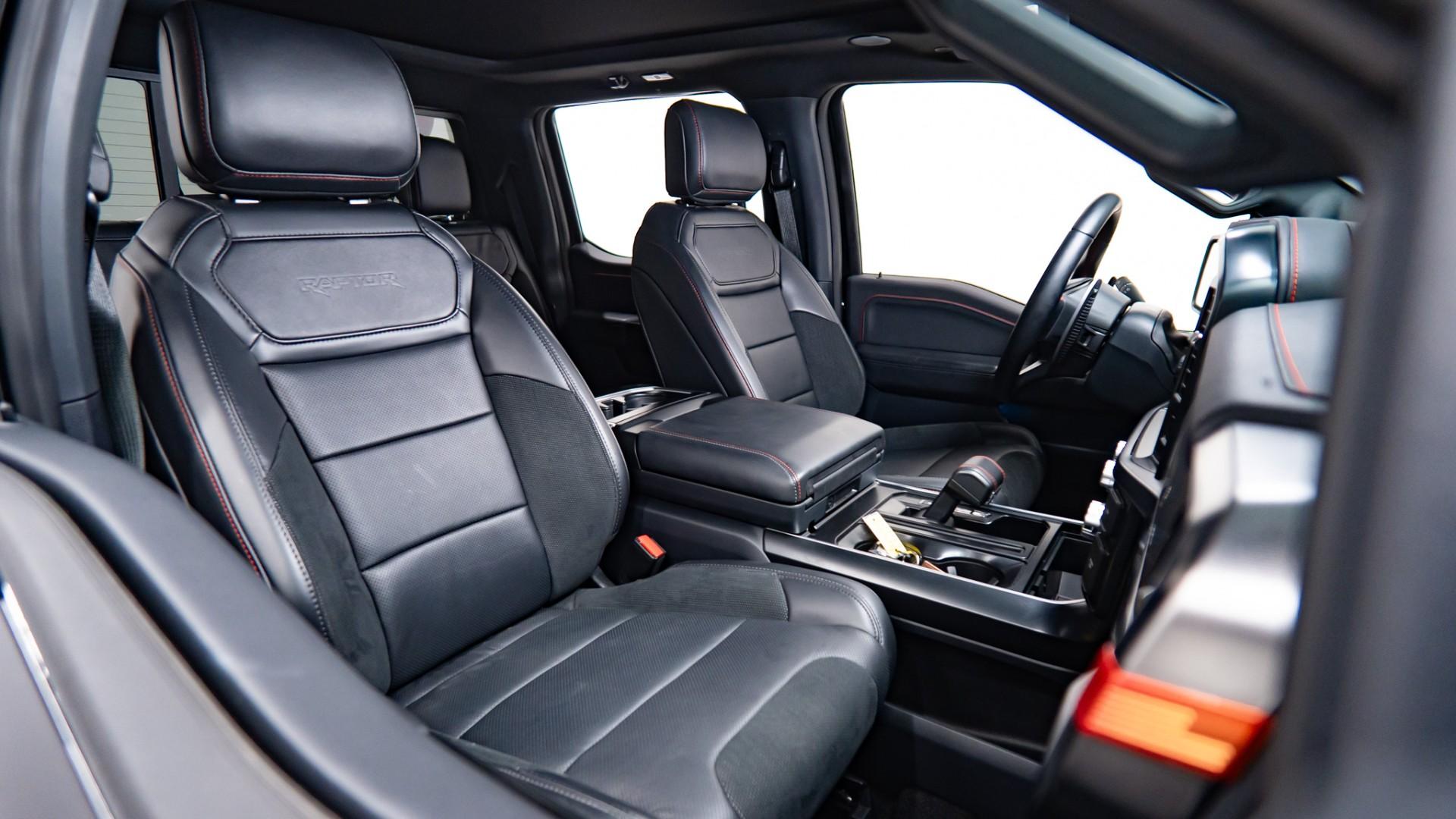 2025 FORD F-150 RAPTOR in Black, photo 44 of 60