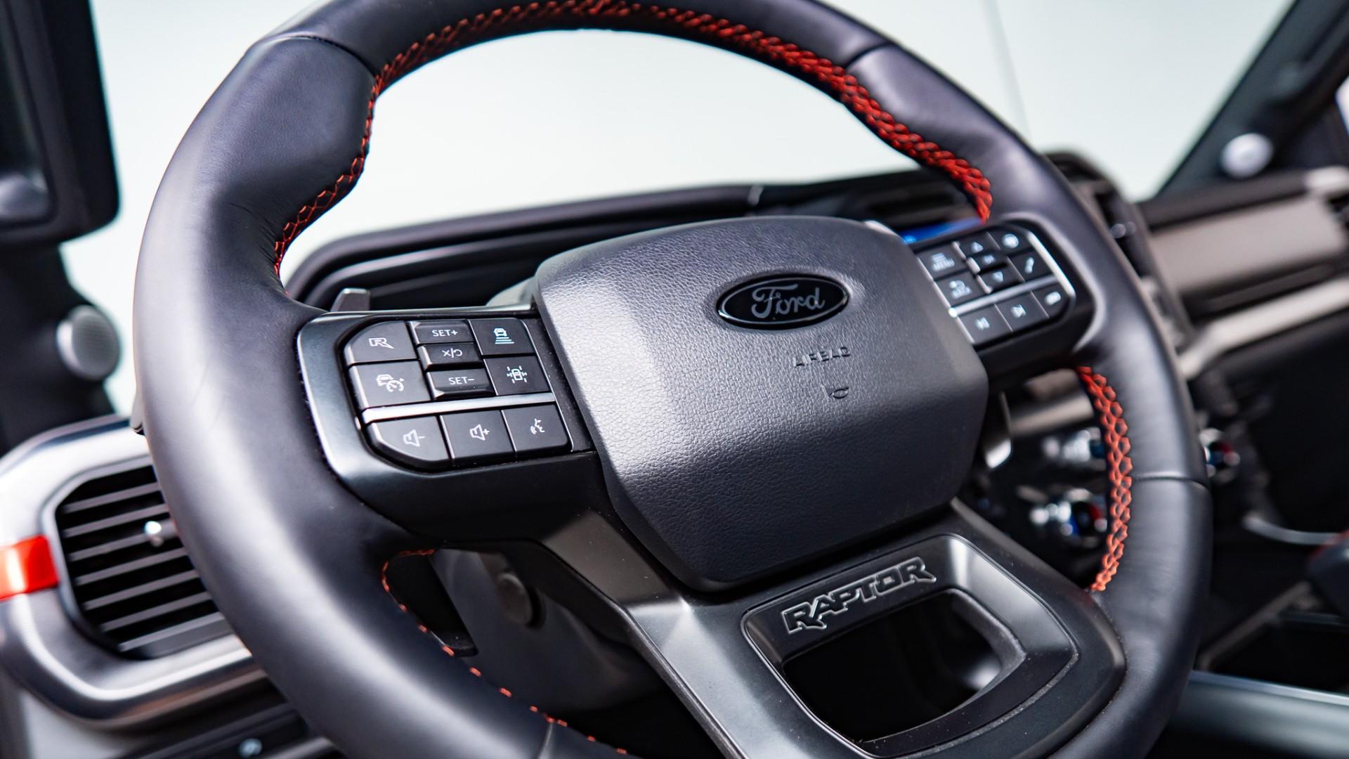 2025 FORD F-150 RAPTOR in Black, photo 48 of 60