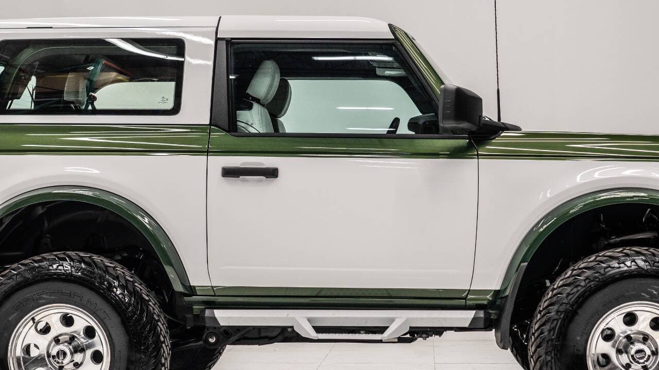 2023 FORD BRONCO in Green, photo 5 of 27
