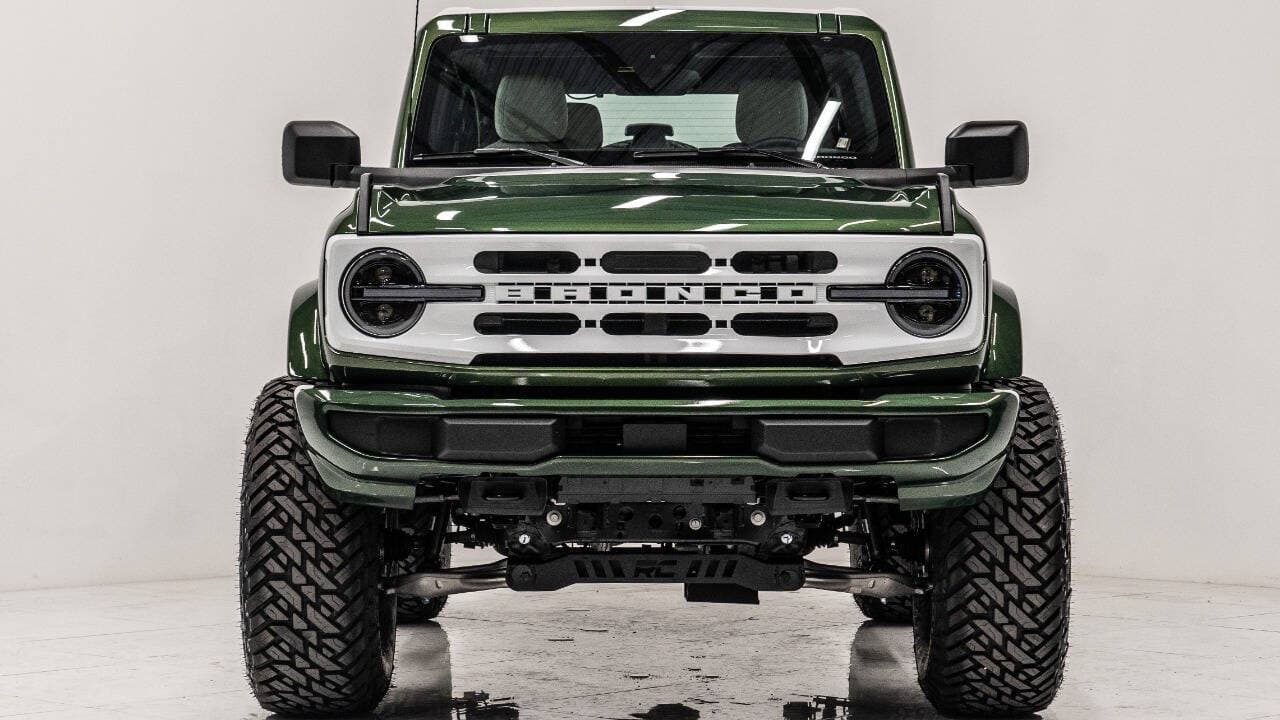 2023 FORD BRONCO in Green, photo 16 of 27