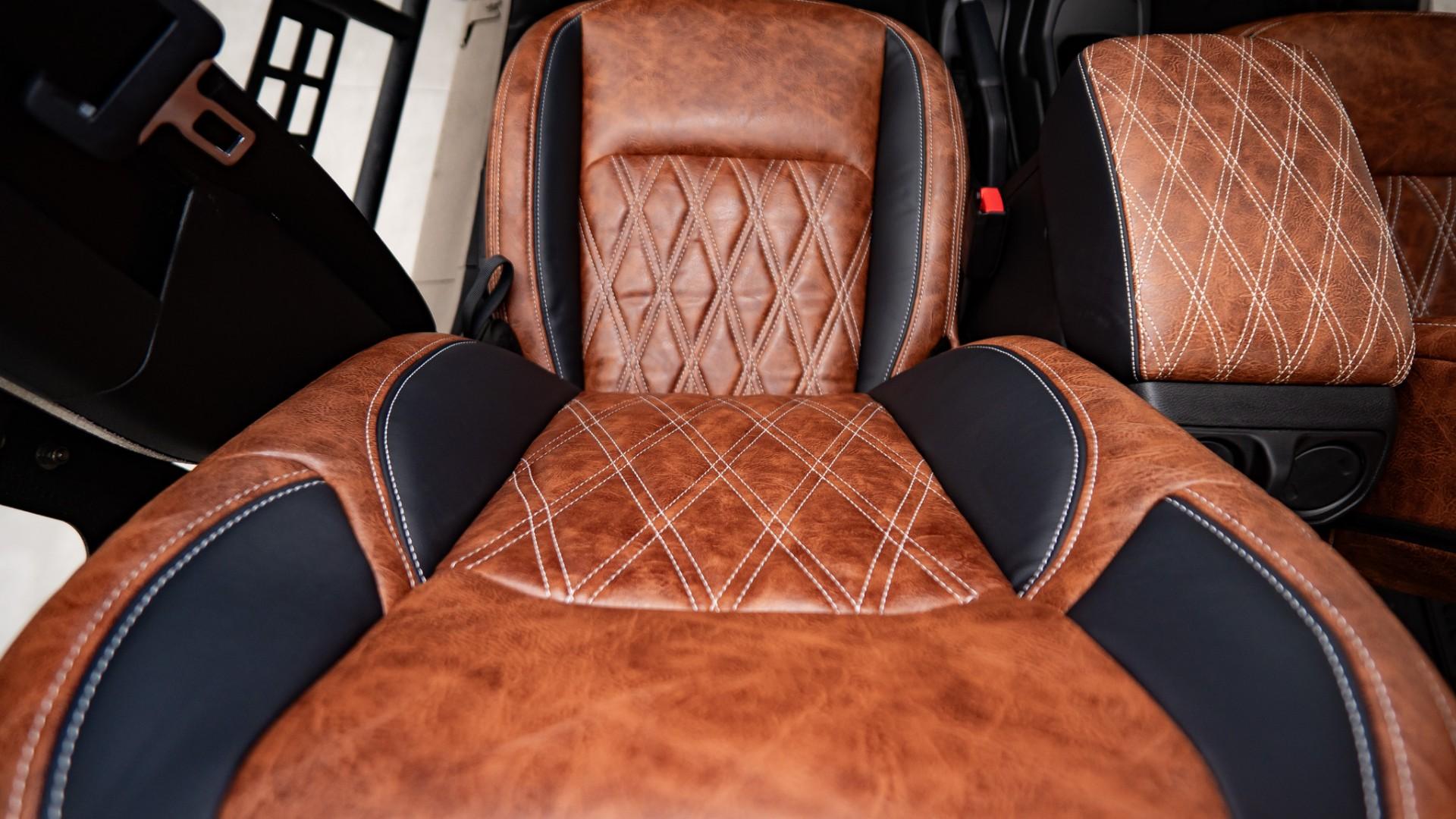 2026 JEEP GLADIATOR in Tan, photo 38 of 53