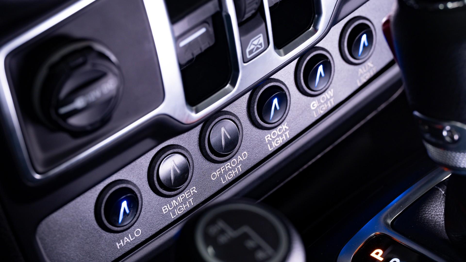 2026 JEEP GLADIATOR in Black, photo 54 of 57