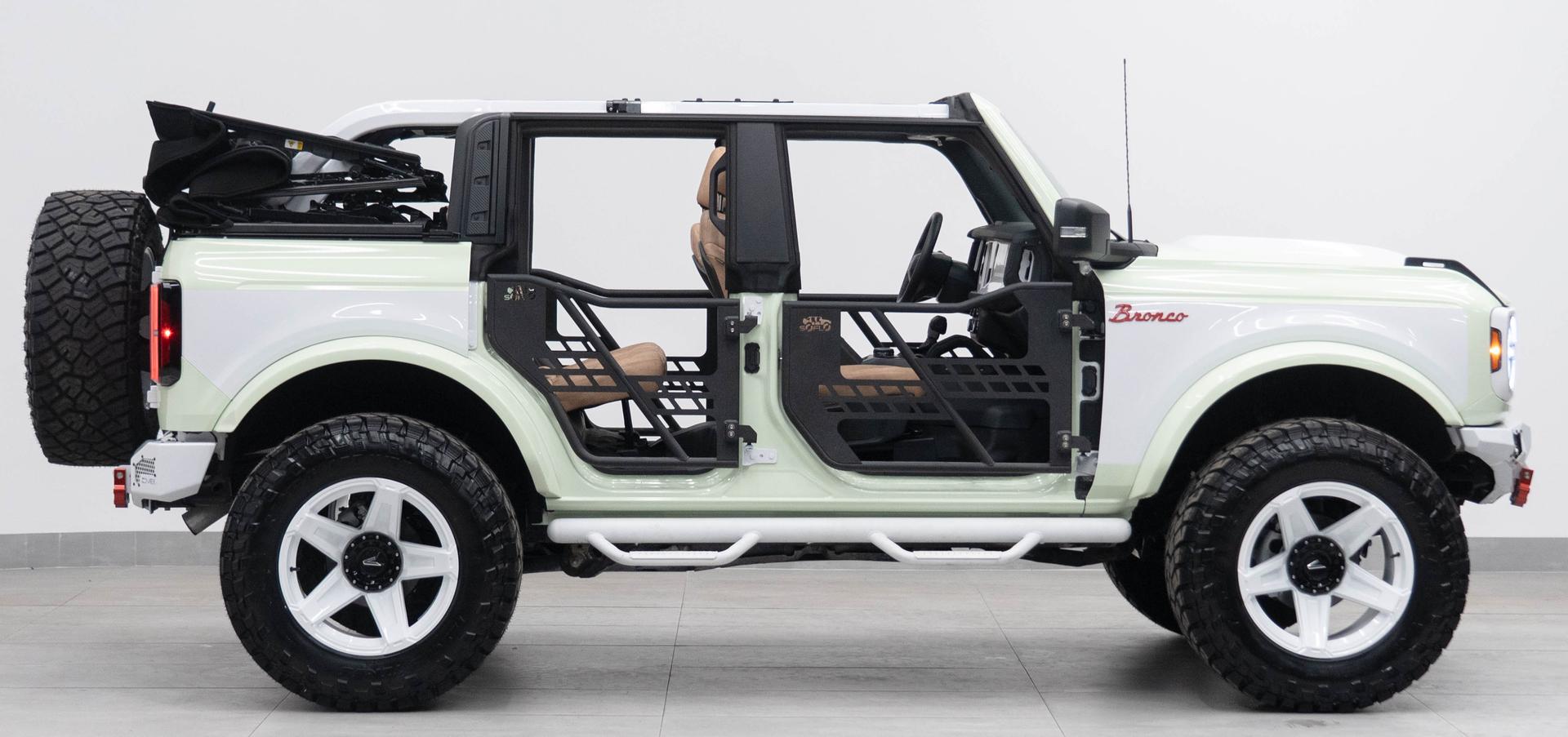 2025 FORD BRONCO in Green, photo 18 of 46