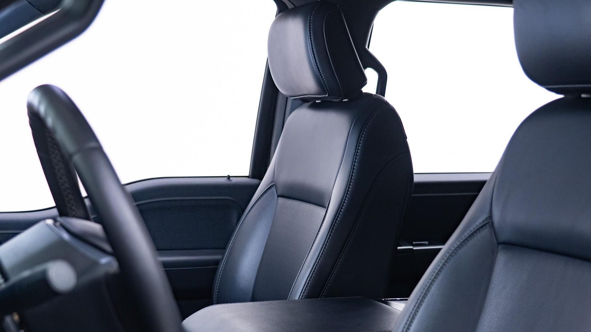 2025 FORD F-150 LARIAT in Black, photo 26 of 42