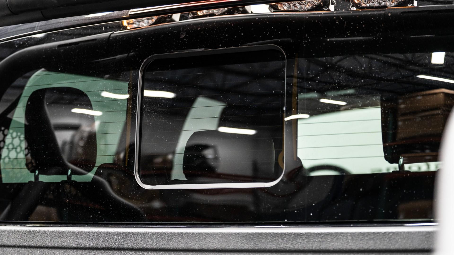 2025 FORD F-150 LARIAT in Black, photo 9 of 42