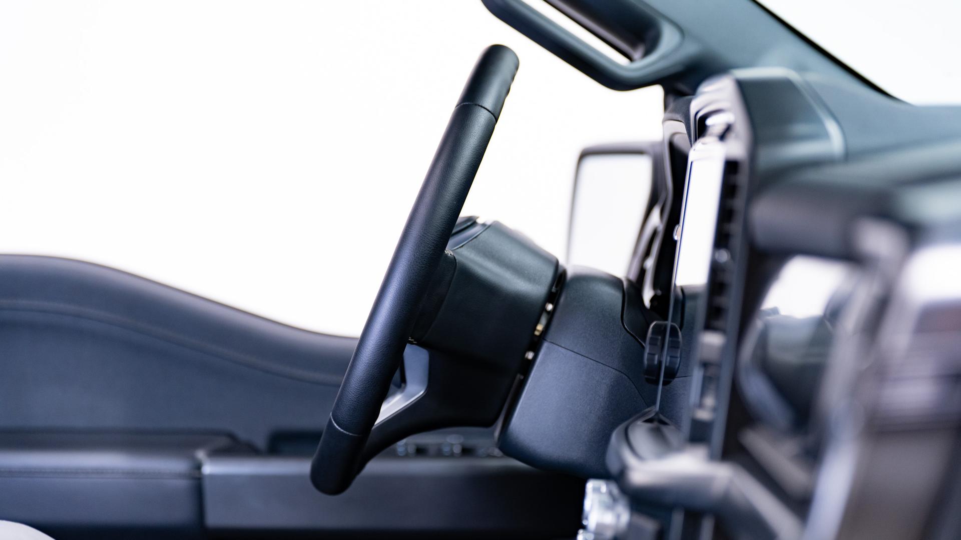 2025 FORD F-150 LARIAT in Black, photo 33 of 42