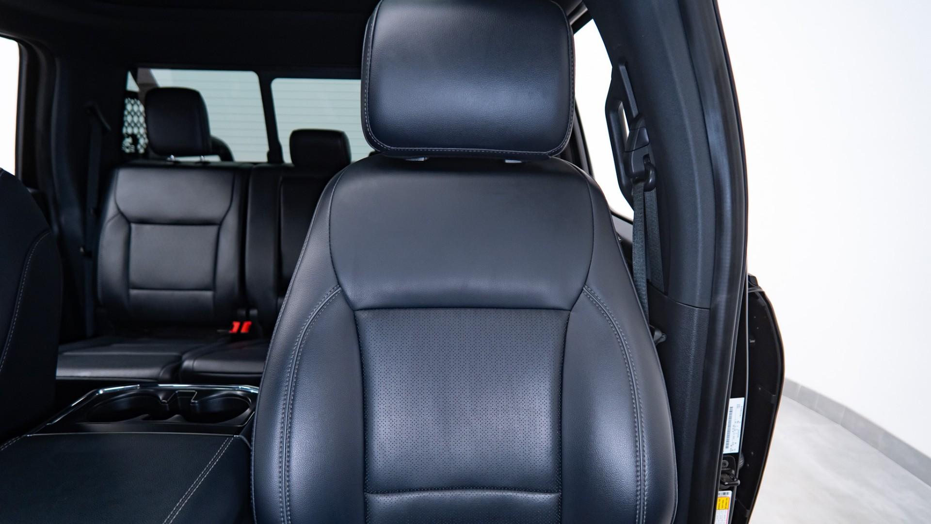 2025 FORD F-150 LARIAT in Black, photo 24 of 42