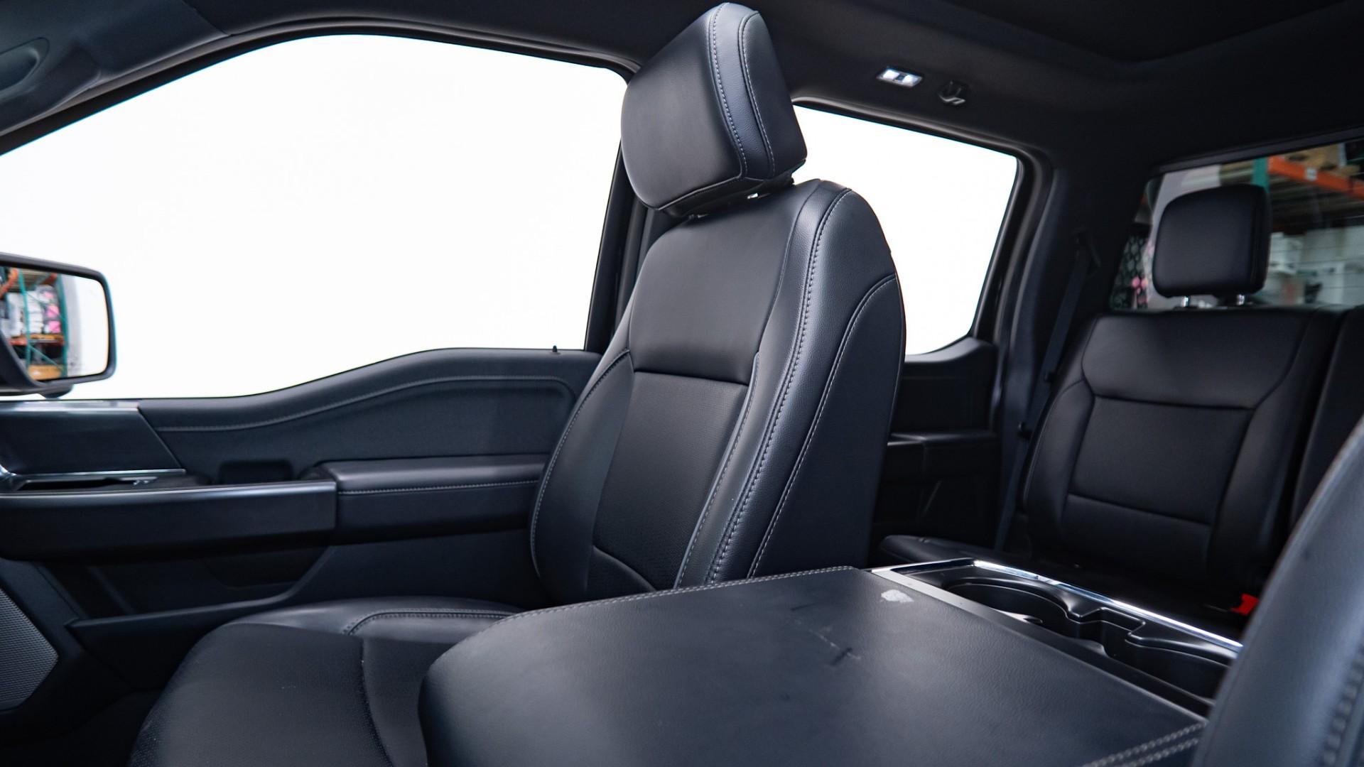 2025 FORD F-150 LARIAT in Black, photo 29 of 42