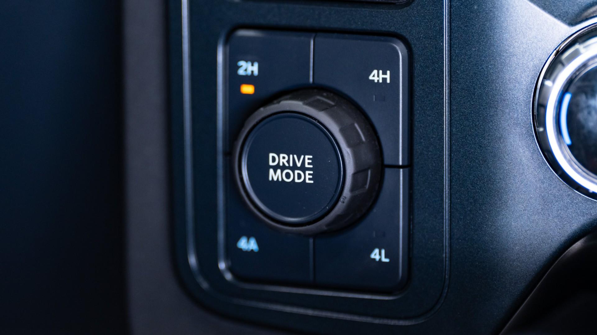 2025 FORD F-150 LARIAT in Black, photo 40 of 42