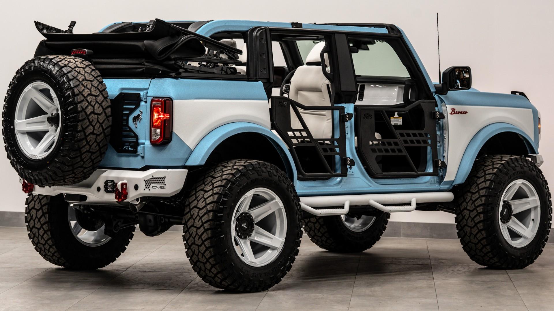 2026 FORD BRONCO in Baby Blue, photo 32 of 55