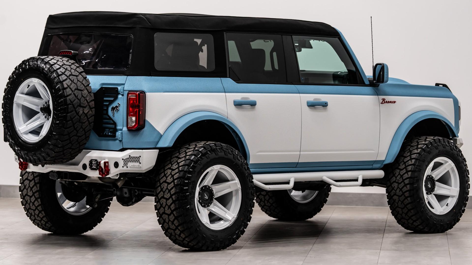 2024 FORD BRONCO in Baby Blue, photo 8 of 50