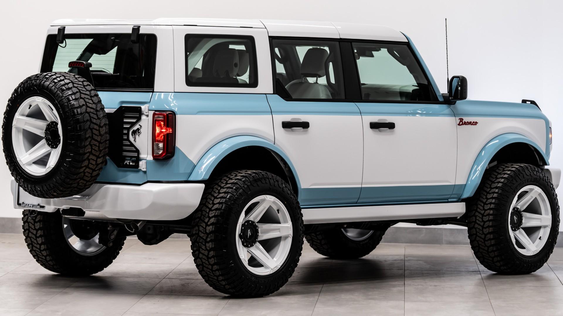 2026 FORD BRONCO in Blue, photo 9 of 54