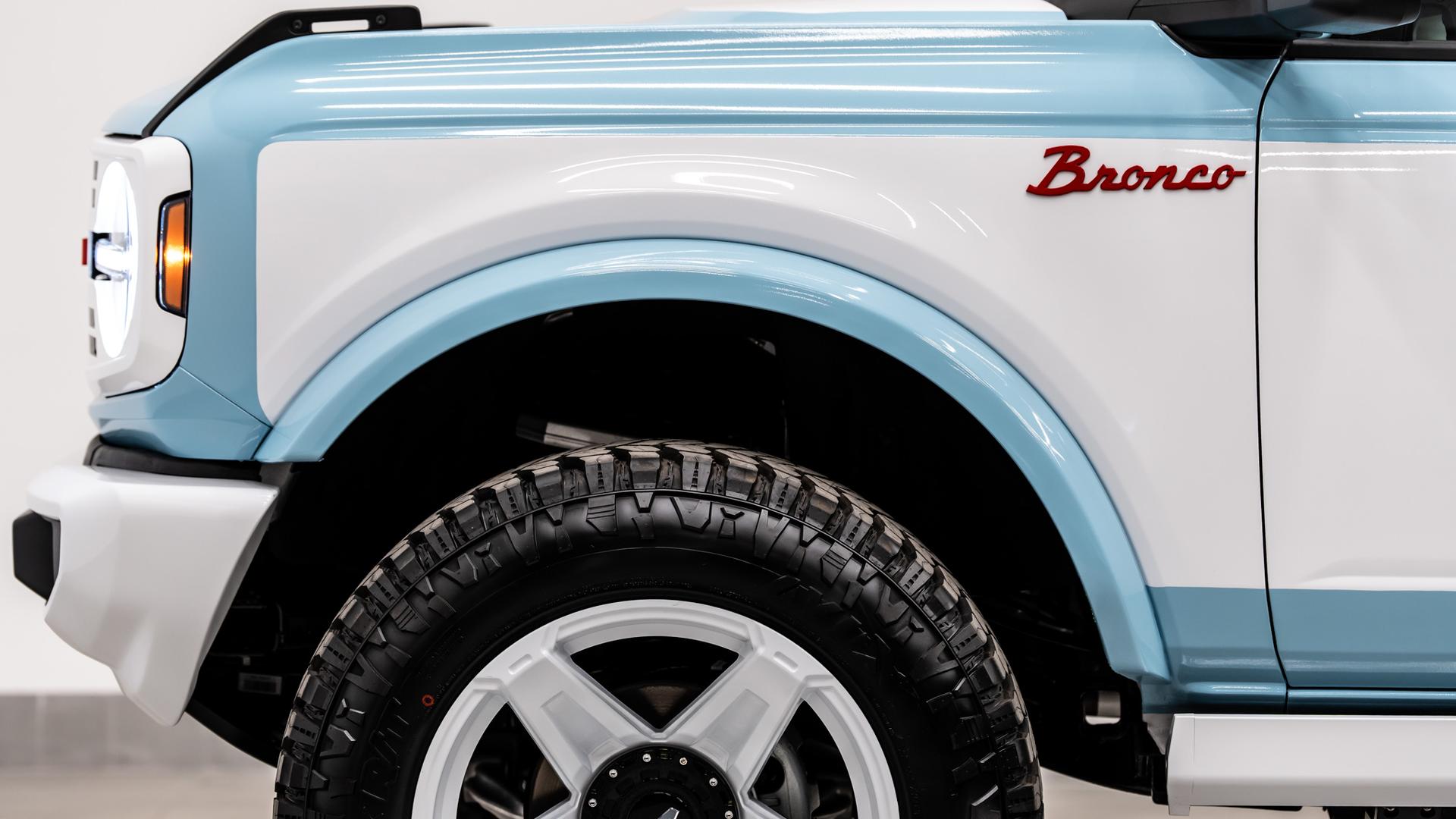 2026 FORD BRONCO in Blue, photo 32 of 54