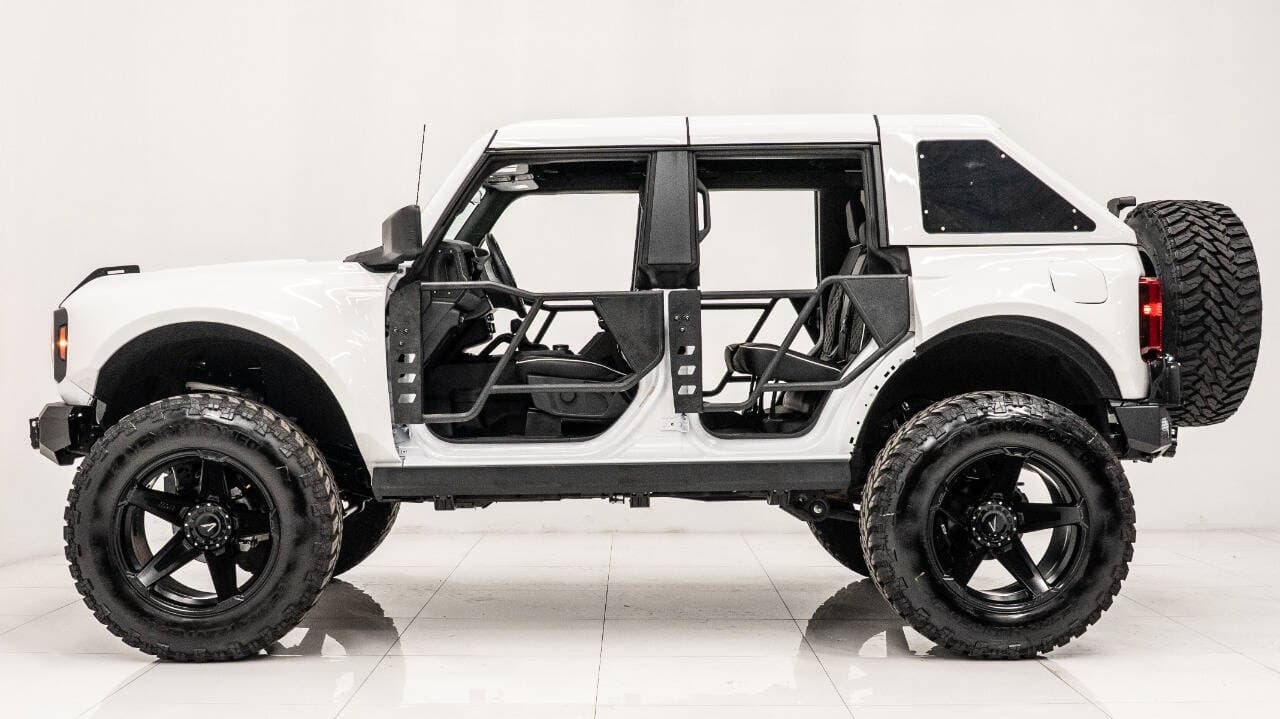 2024 FORD BRONCO in White, photo 18 of 22