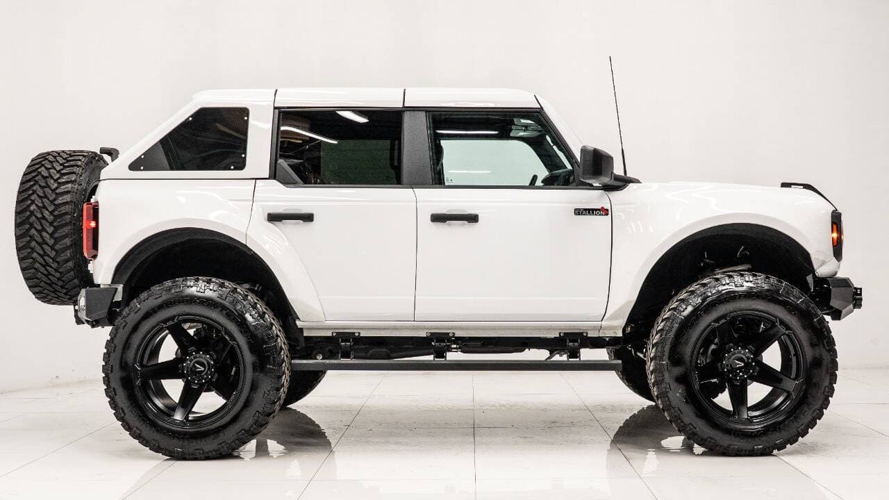 2024 FORD BRONCO in White, photo 5 of 22