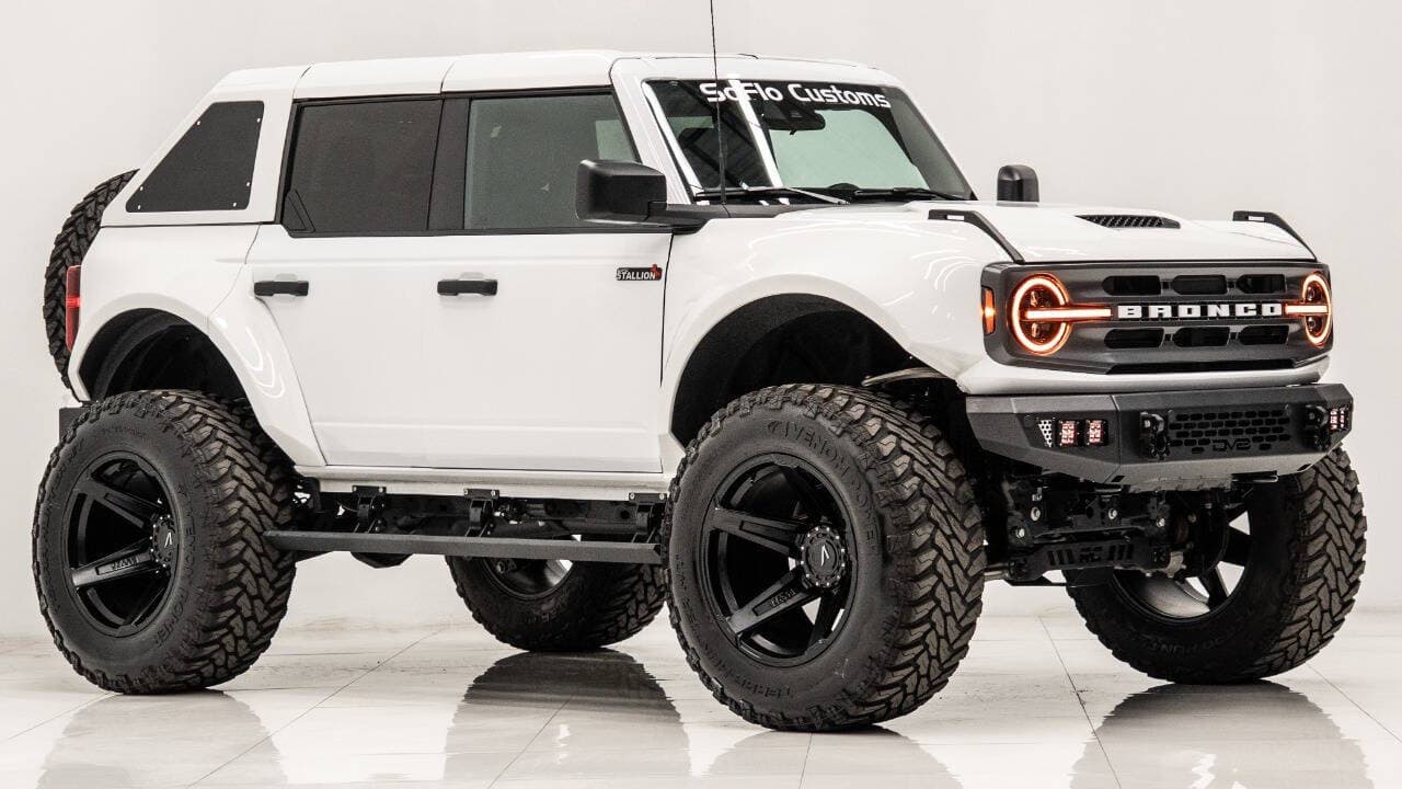 2024 FORD BRONCO in White, photo 4 of 22