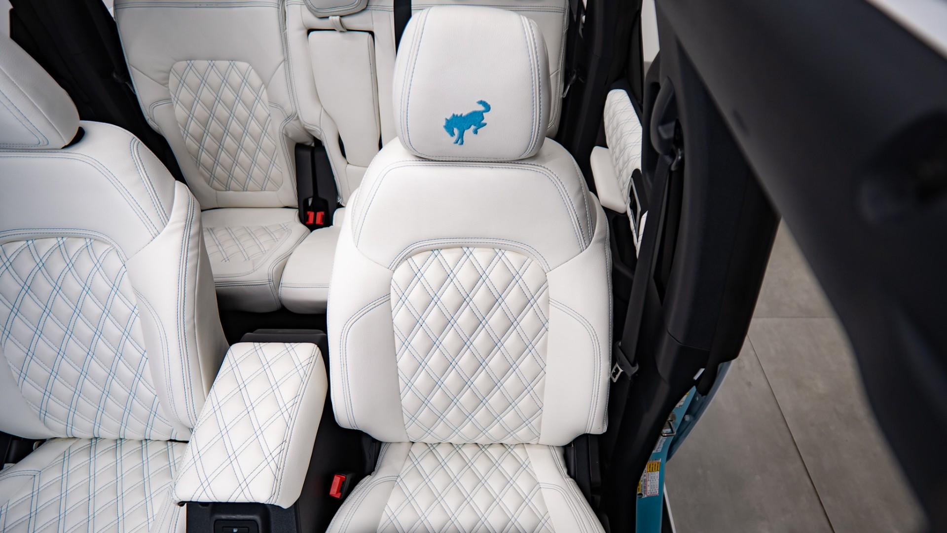 2026 FORD BRONCO 4X4 in Baby Blue, photo 21 of 52