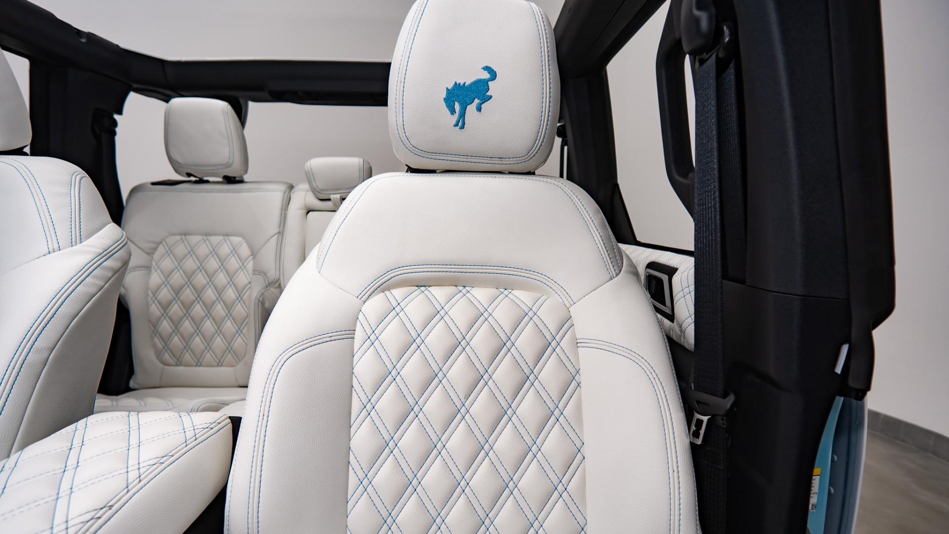 2026 FORD BRONCO 4X4 in Baby Blue, photo 22 of 52