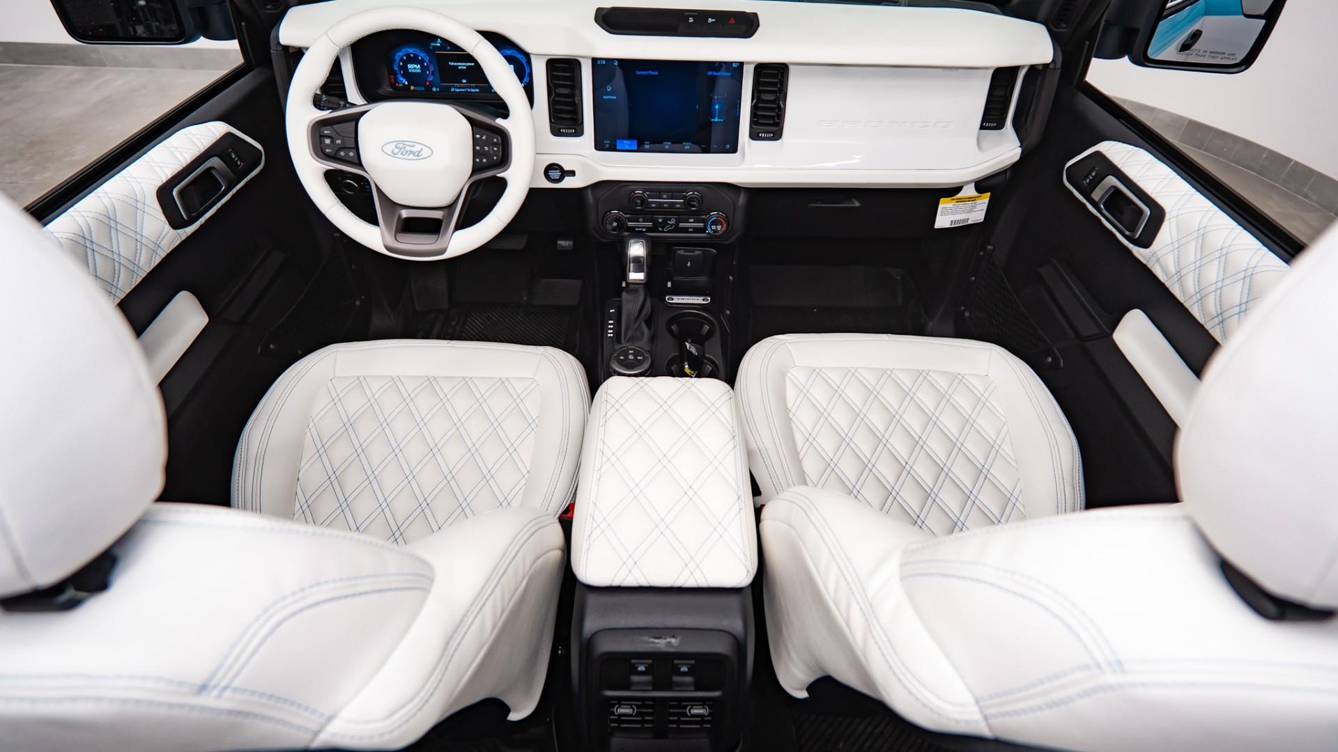 2026 FORD BRONCO 4X4 in Baby Blue, photo 3 of 52
