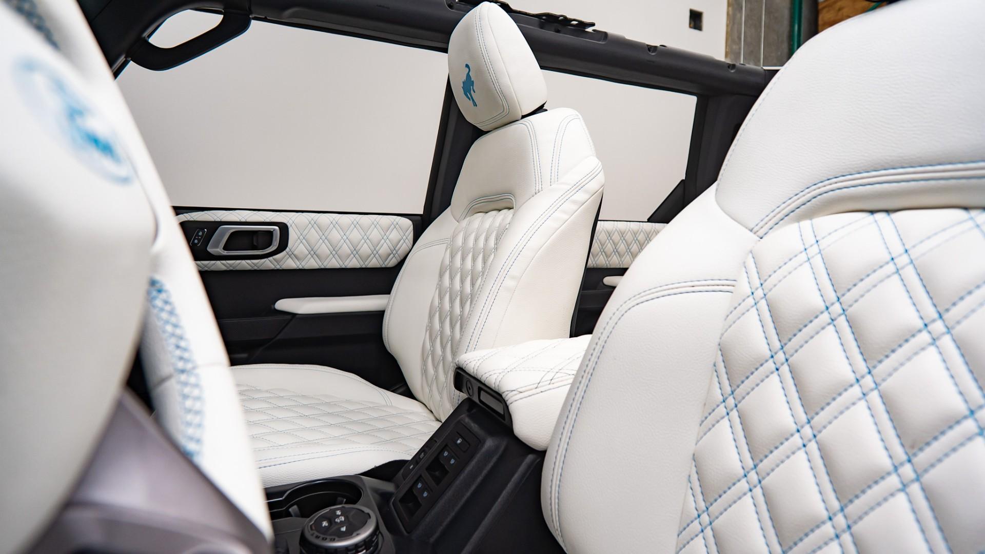 2026 FORD BRONCO 4X4 in Baby Blue, photo 26 of 52