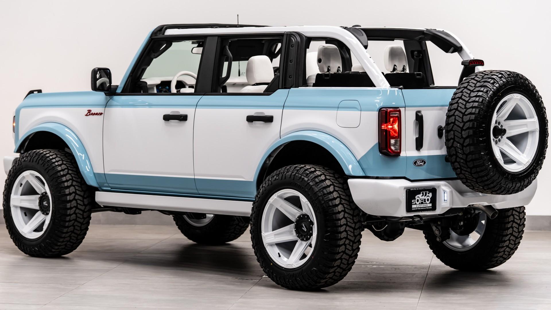 2026 FORD BRONCO 4X4 in Baby Blue, photo 15 of 52